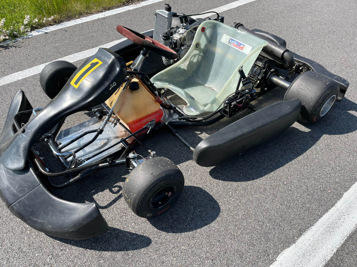 Vuokrattavana 5 Rotax Max Junior -luokan kilpa-autoa